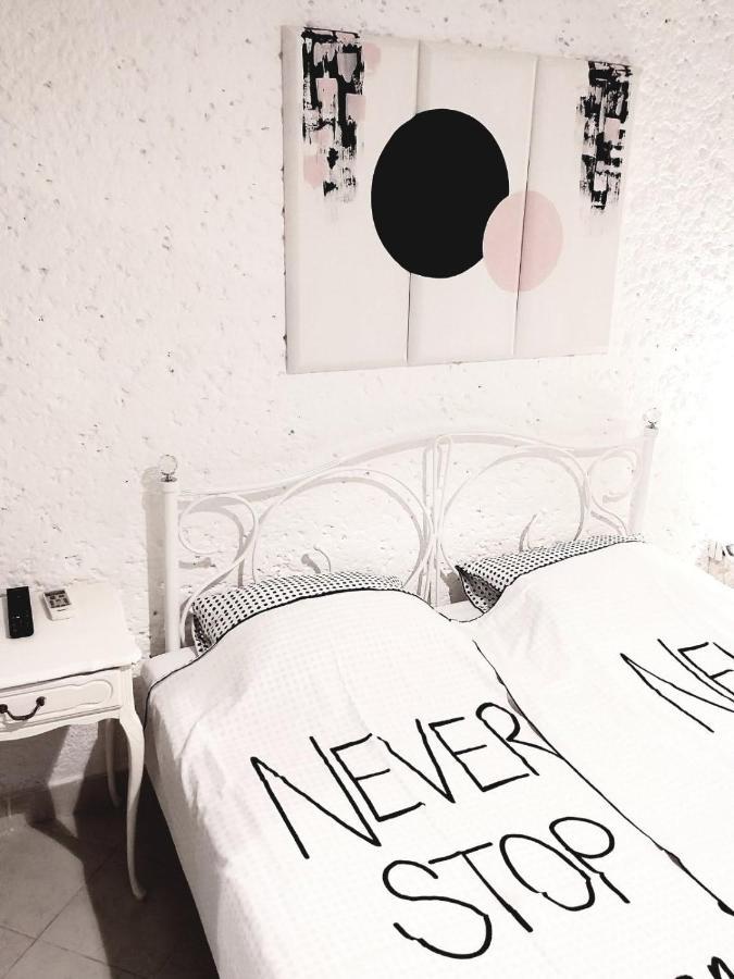 Ninas Dream Apartment เวอร์ซาร์ ภายนอก รูปภาพ